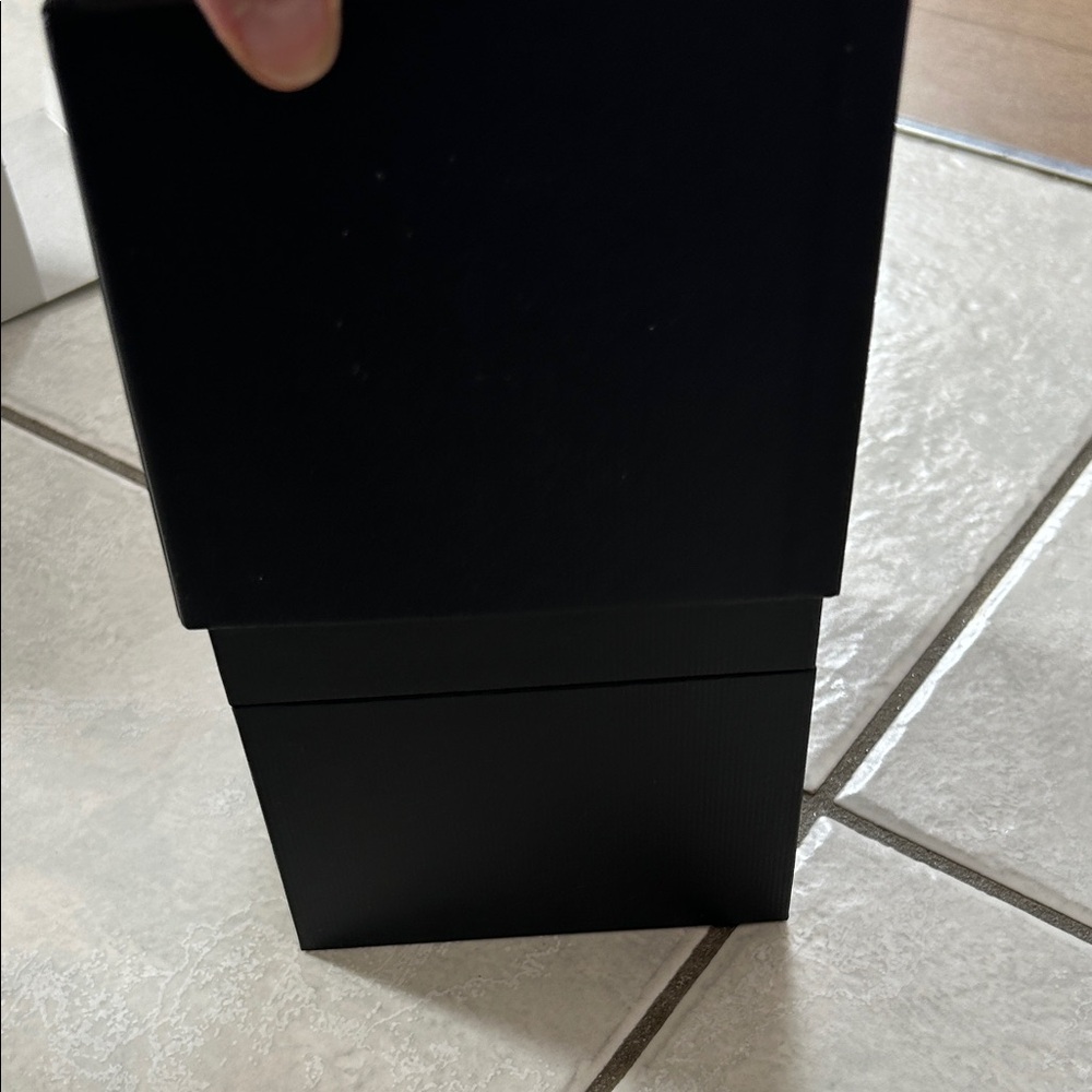 10 Gucci empty Boxes. In Perfect Condition. - Picture 11 of 14